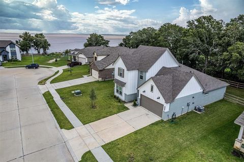 A home in Anahuac