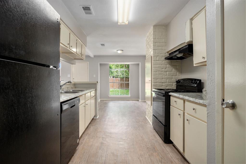 6814 Indian Falls Drive, Houston, Texas image 7