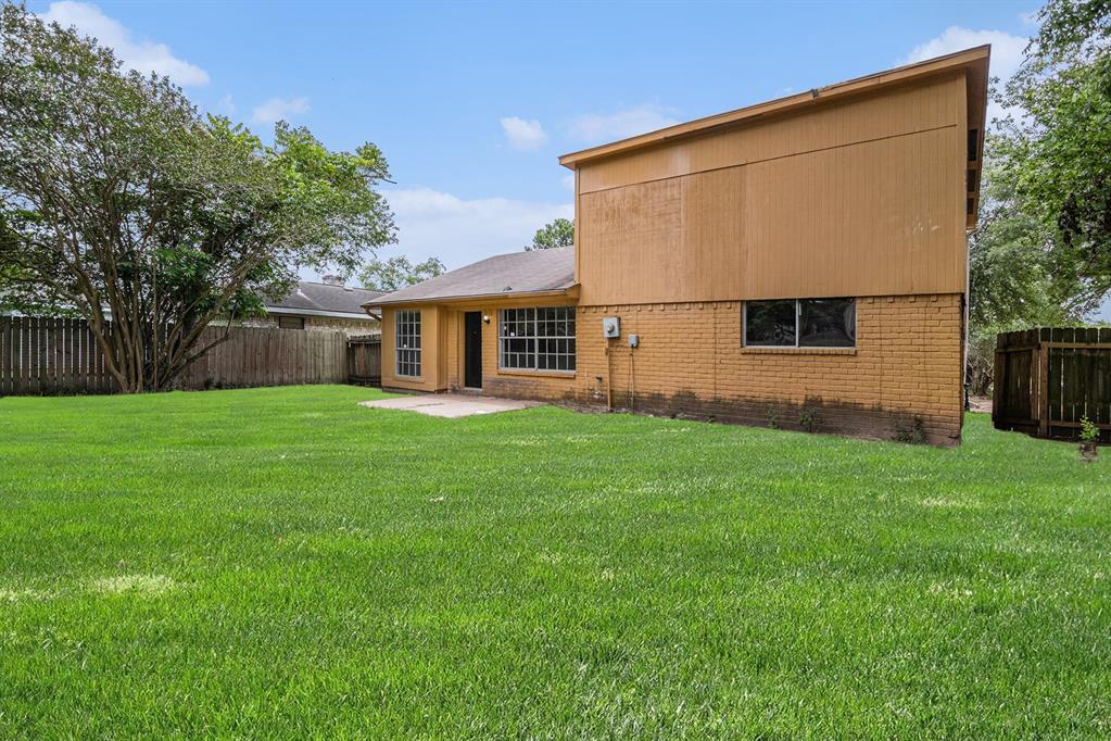 6814 Indian Falls Drive, Houston, Texas image 23
