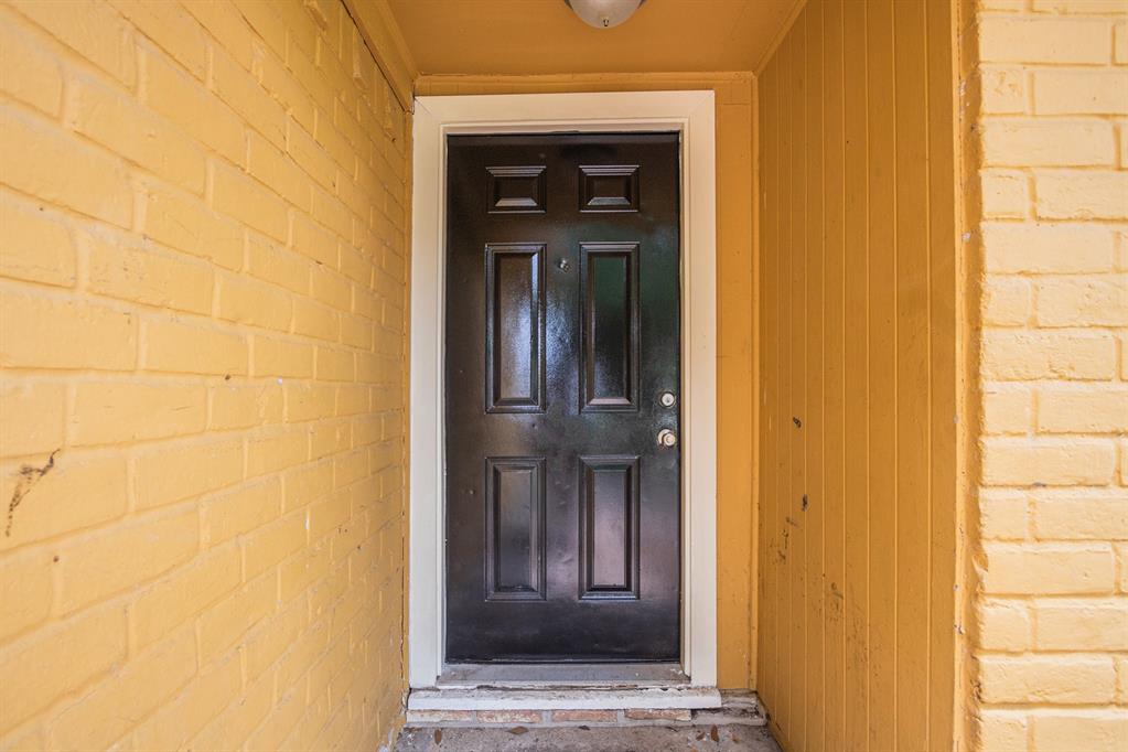 6814 Indian Falls Drive, Houston, Texas image 3