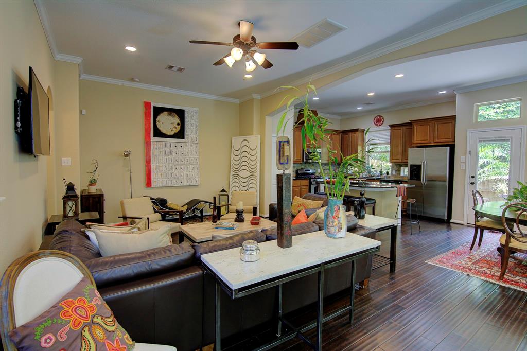 134 Cheswood Manor Dr, The Woodlands, Texas image 2