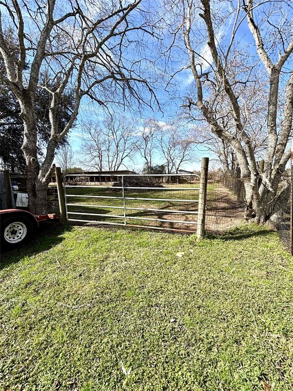 1083 County Road 147, Alvin, Texas image 15