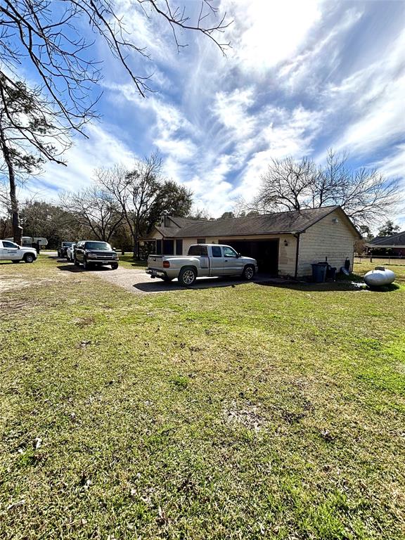 1083 County Road 147, Alvin, Texas image 8