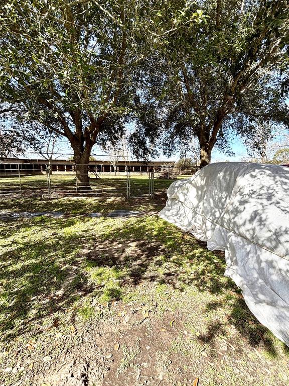 1083 County Road 147, Alvin, Texas image 16