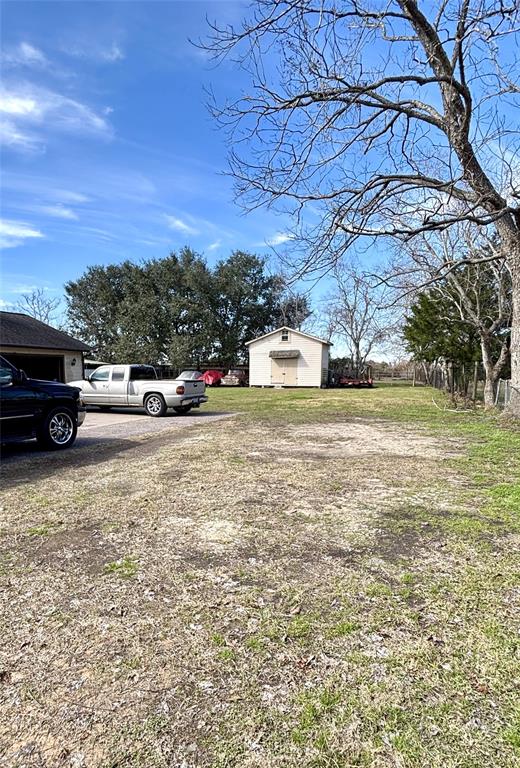 1083 County Road 147, Alvin, Texas image 7
