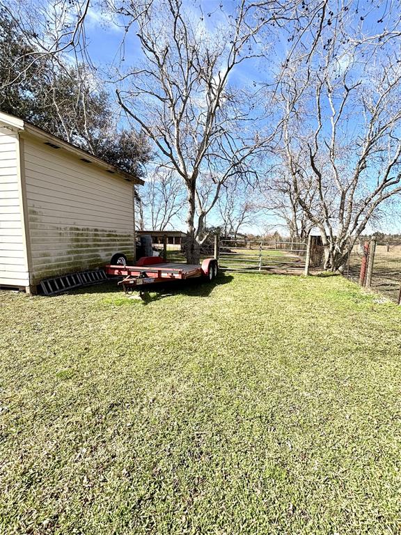 1083 County Road 147, Alvin, Texas image 14