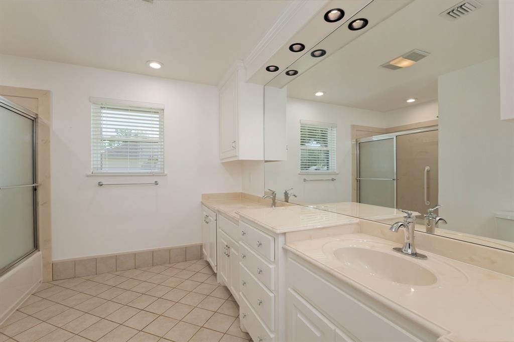 321 Bolling Green Drive, Wharton, Texas image 11
