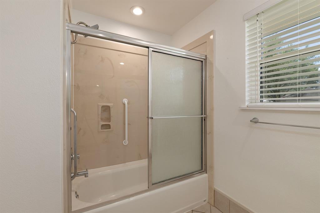 321 Bolling Green Drive, Wharton, Texas image 12