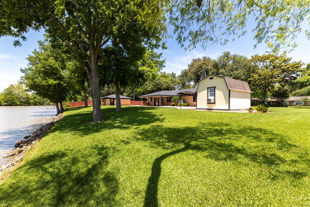 321 Bolling Green Drive, Wharton, Texas image 13