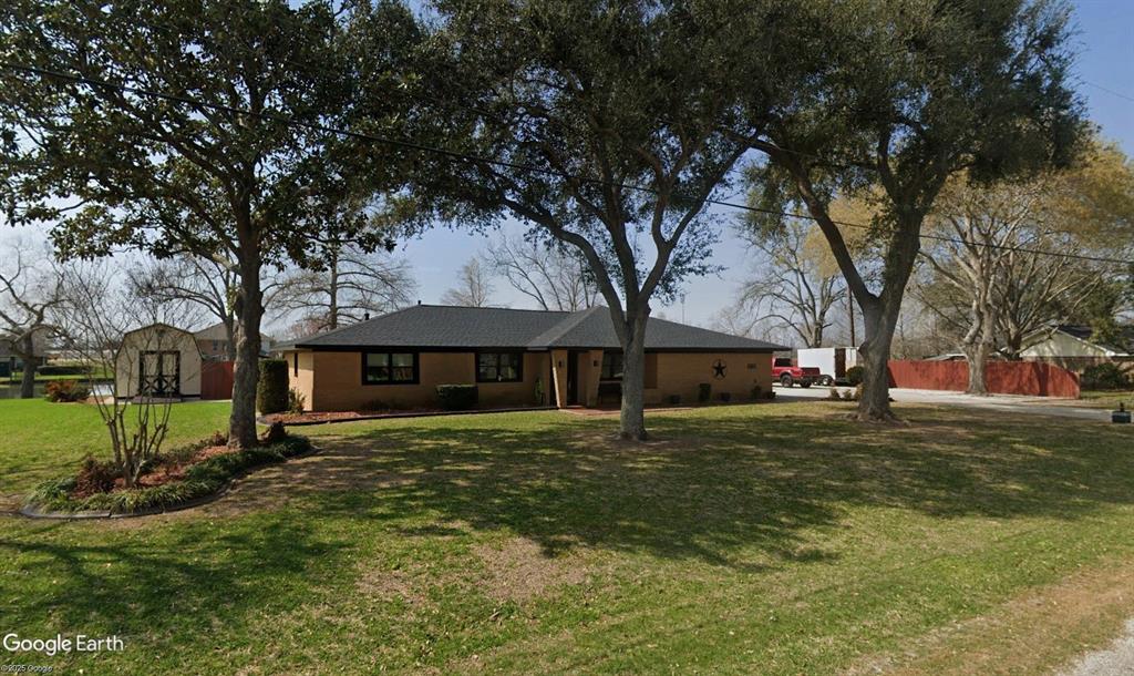 321 Bolling Green Drive, Wharton, Texas image 15
