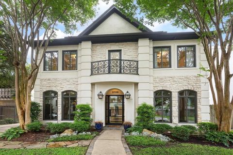 A home in West University Place