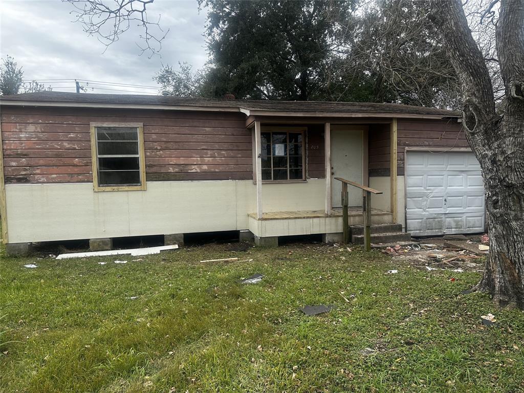 805 19th Ave N Avenue, Texas City, Texas image 2