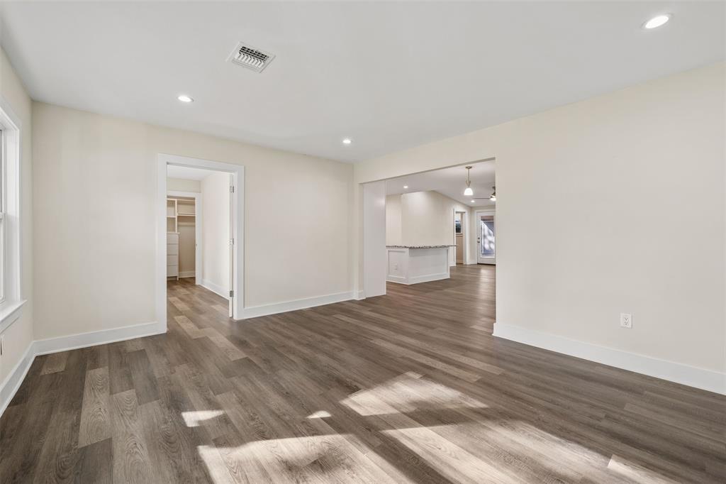 1034 W 43rd Street