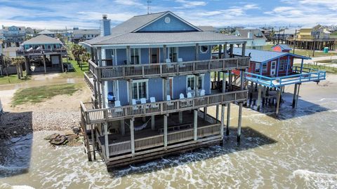 Photo of 13134 Gulf Beach Drive, Freeport, TX 77541 (MLS # 71626151)