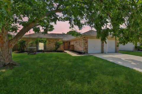 A home in League City