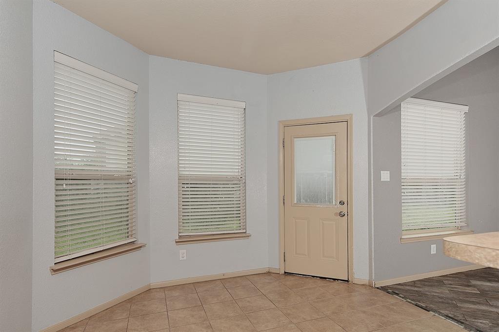 21647 Hansom Drive, Porter, Texas image 11