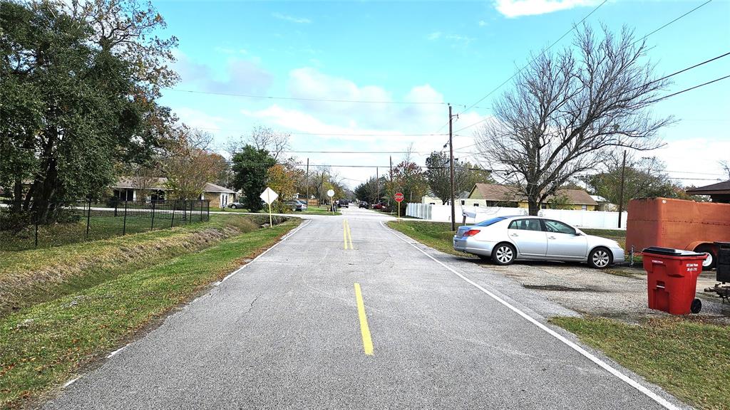 Harris Street, Baytown, Texas image 3