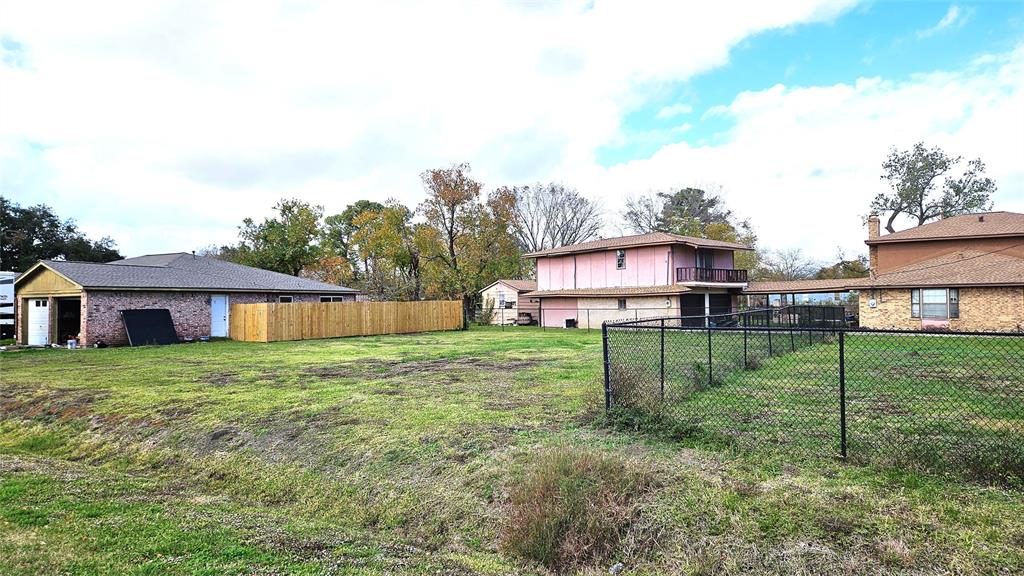 Harris Street, Baytown, Texas image 8