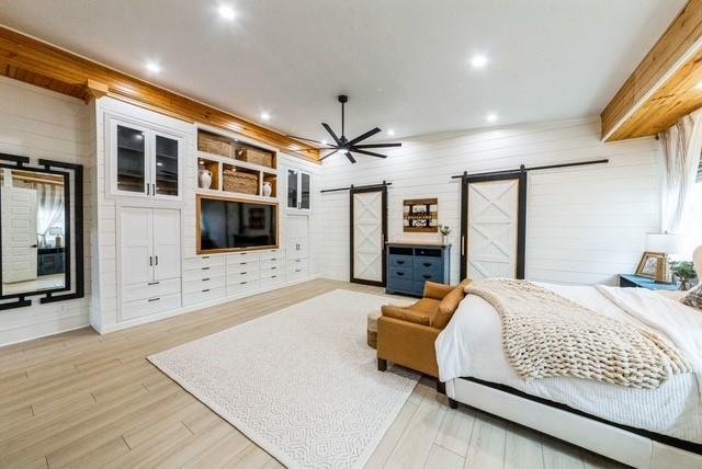 209 Horse Shoe Trail, Angleton, Texas image 11
