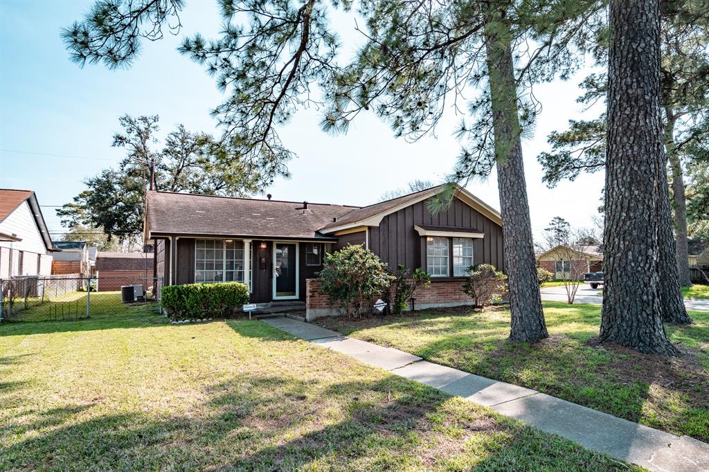 267 Brookview Street, Channelview, Texas image 1