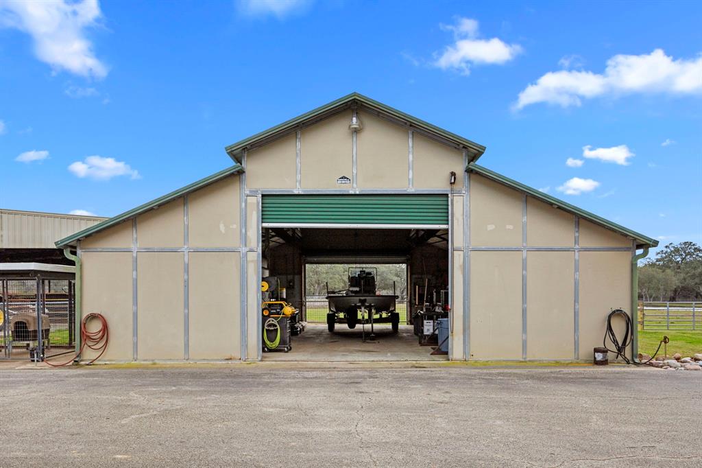 1980 County Road 220, Angleton, Texas image 40