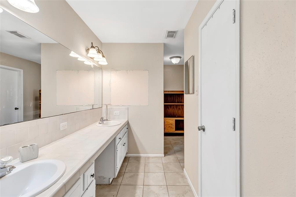 1305 County Road 2089, Liberty, Texas image 21