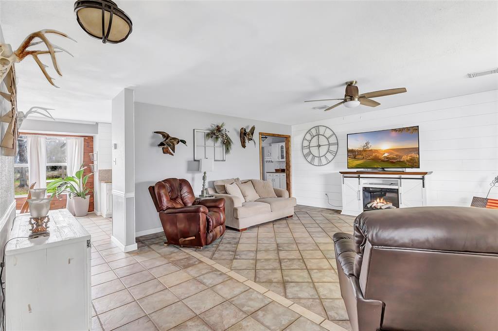 1305 County Road 2089, Liberty, Texas image 7