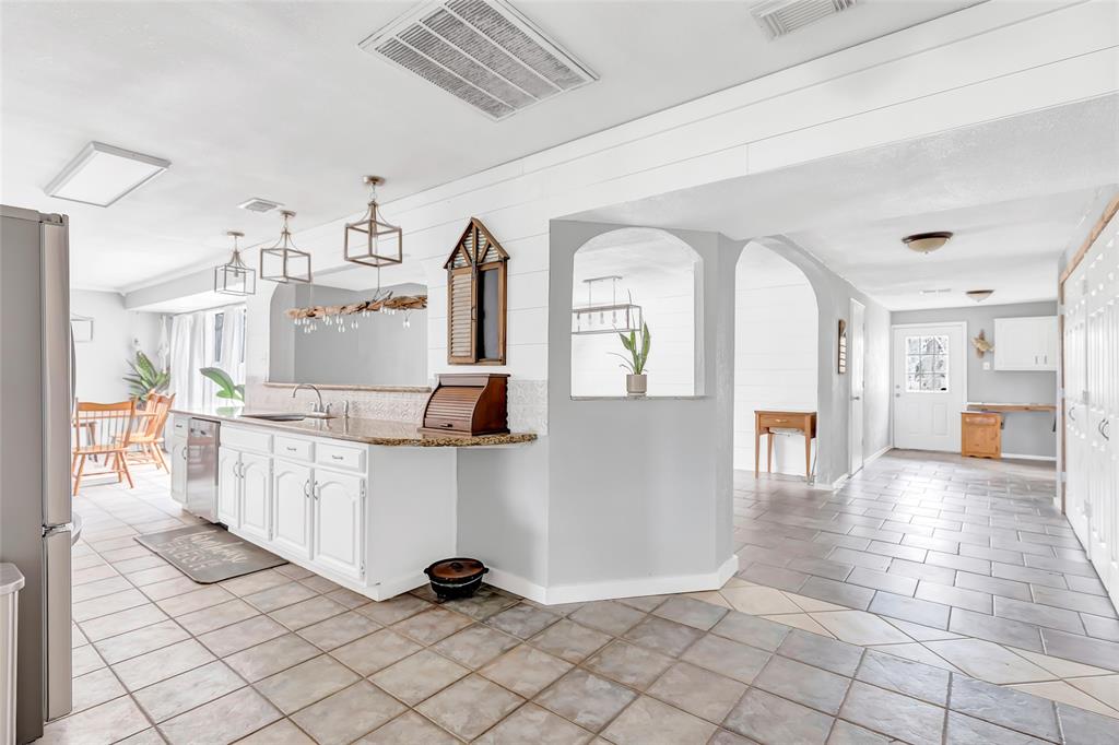 1305 County Road 2089, Liberty, Texas image 17