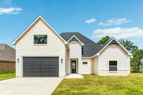 A home in Lake Jackson