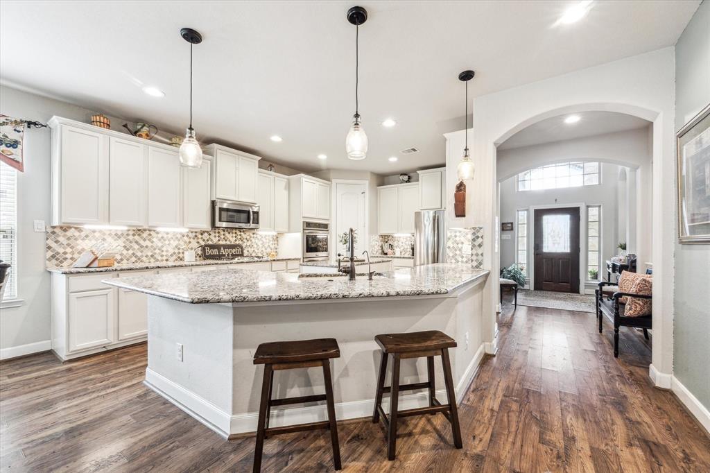 2807 Merlin Lane, Pearland, Texas image 7