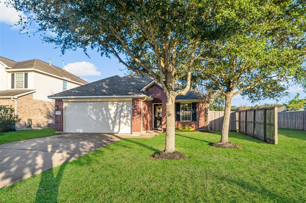 6705 Sequoia Creek Court, Dickinson, Texas image 2