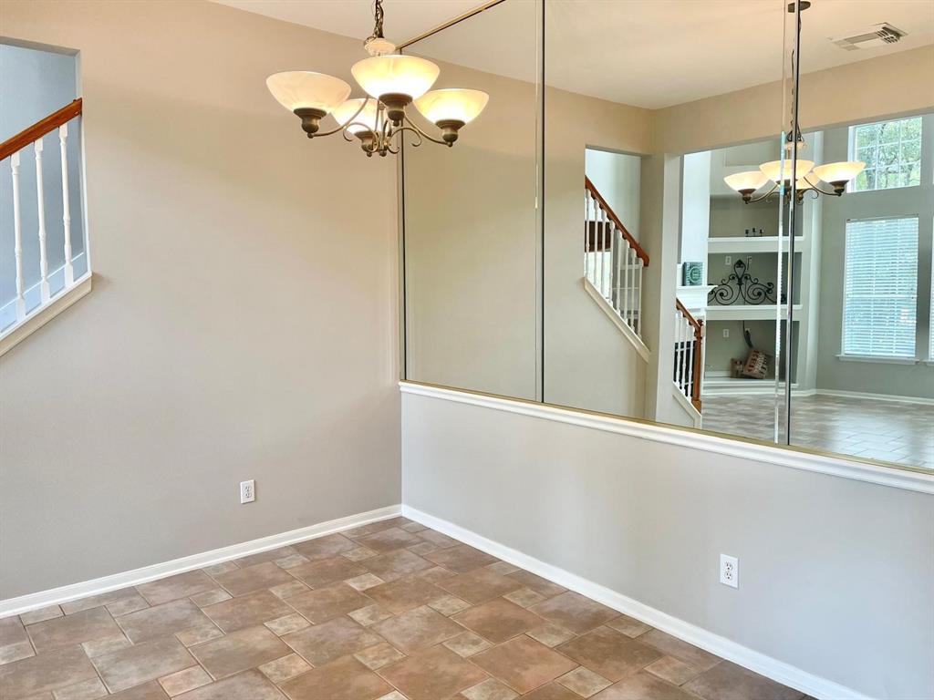 198 N Valley Oaks Circle, The Woodlands, Texas image 24