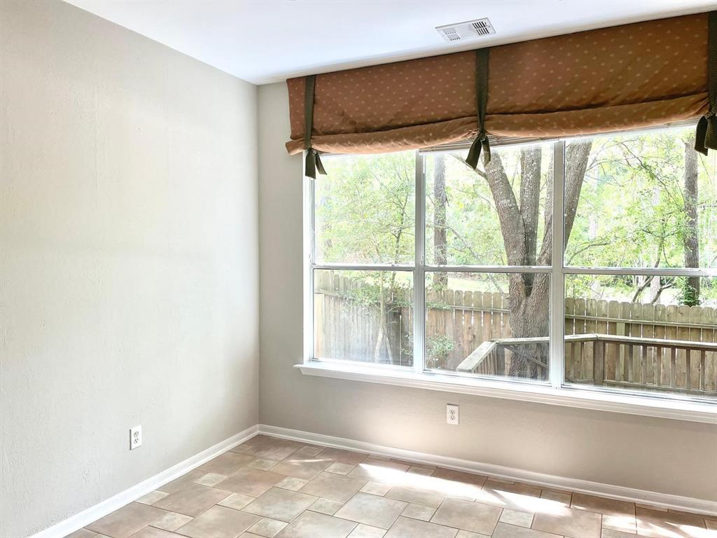 198 N Valley Oaks Circle, The Woodlands, Texas image 16
