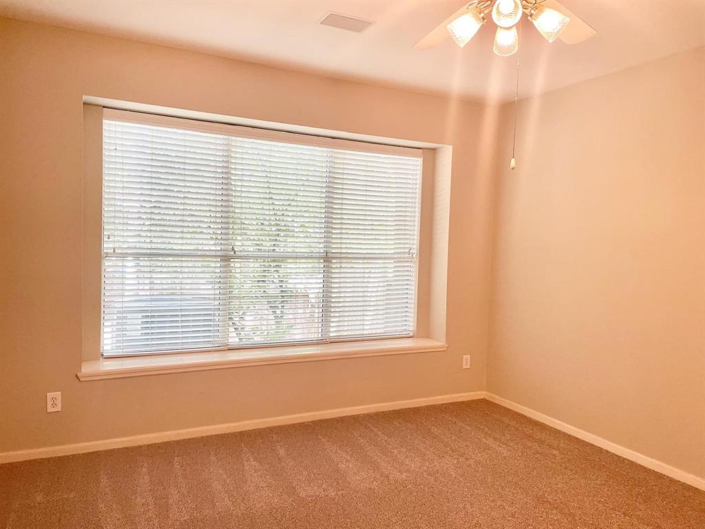 198 N Valley Oaks Circle, The Woodlands, Texas image 22