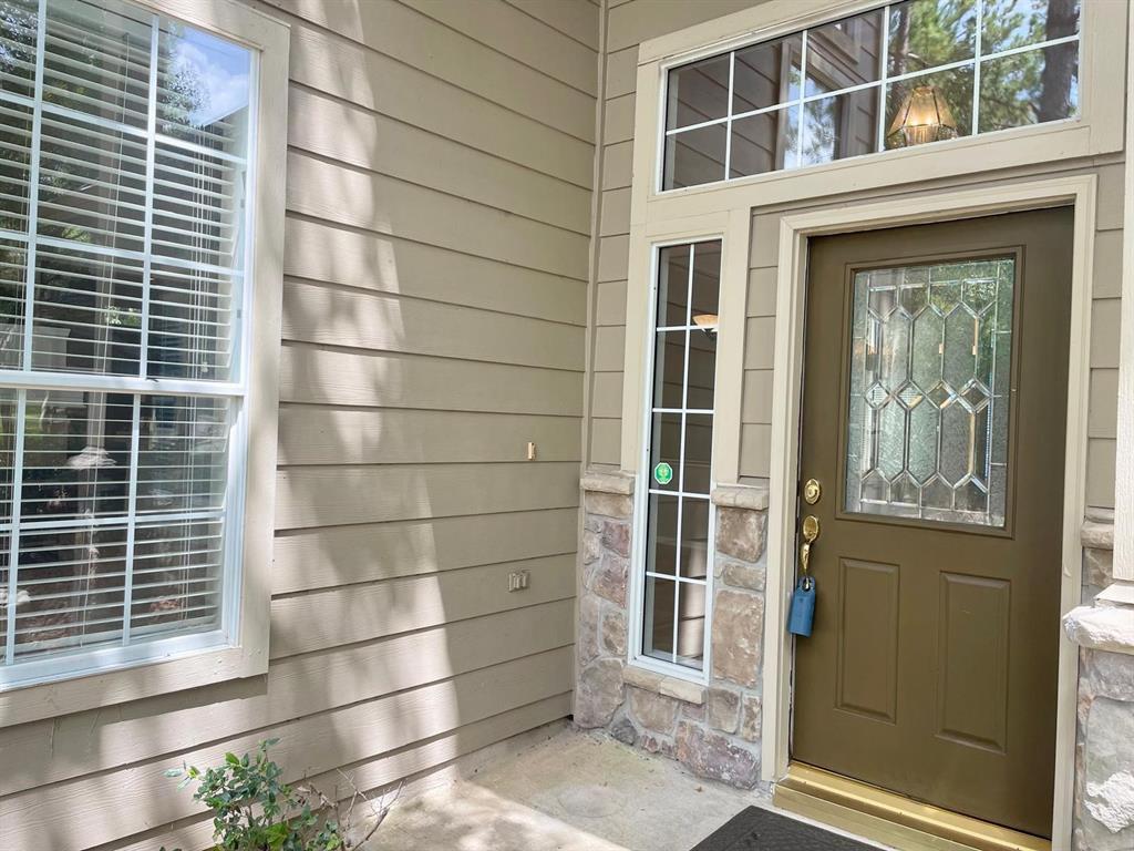 198 N Valley Oaks Circle, The Woodlands, Texas image 3