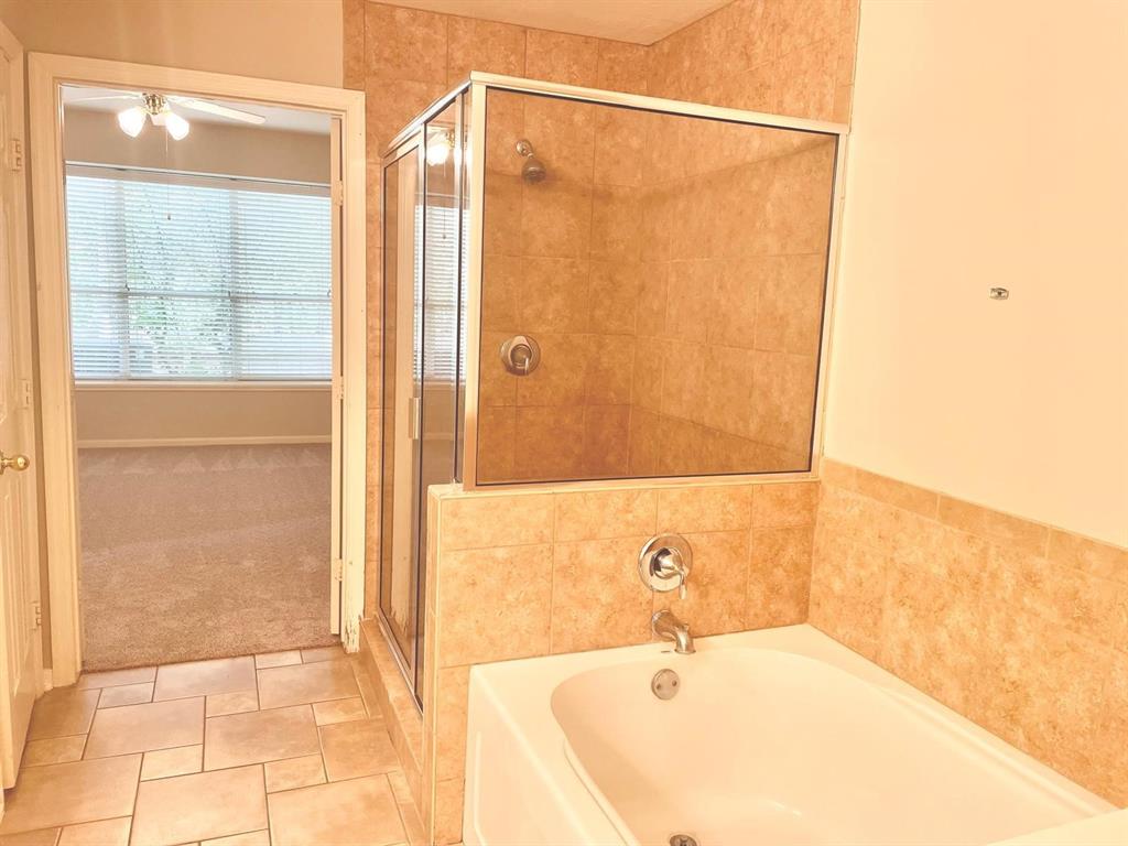 198 N Valley Oaks Circle, The Woodlands, Texas image 25