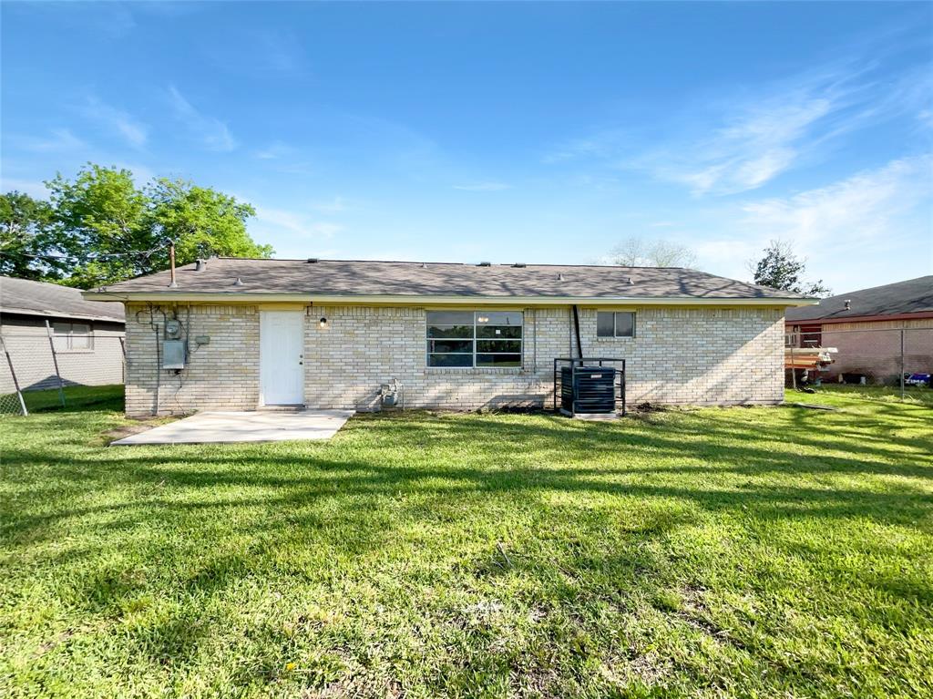 5206 Fairgreen Lane, Houston, Texas image 8