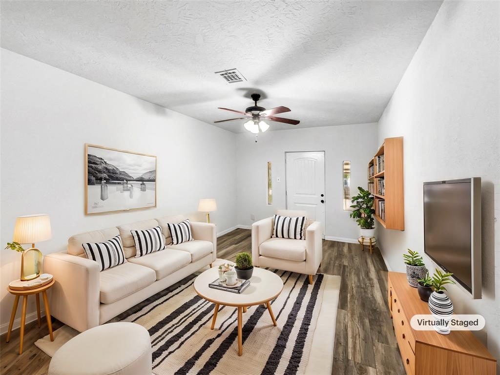 5206 Fairgreen Lane, Houston, Texas image 2