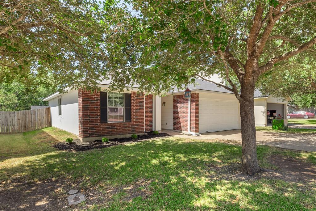 15302 Faircrest Court, College Station, Texas image 4