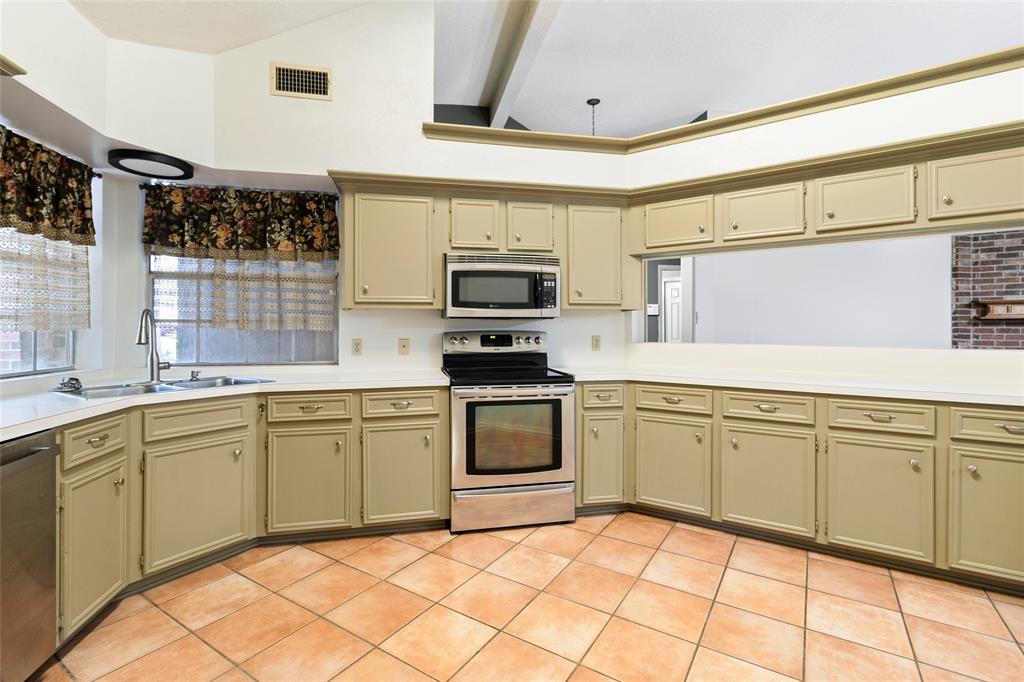 3336 Thornwood Way, Huntsville, Texas image 7