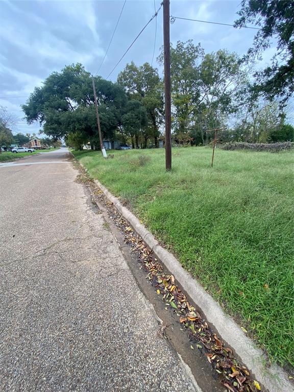 1110 W Davis Street, Hearne, Texas image 9