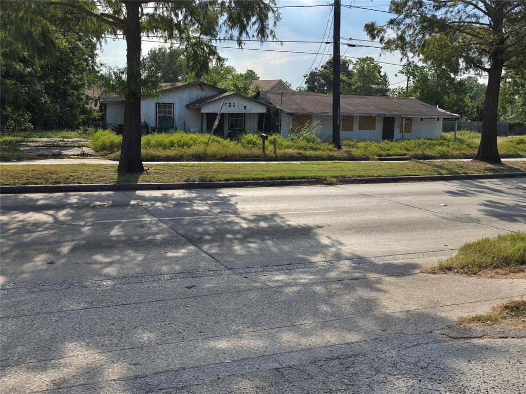 9203 W Montgomery Road, Houston, Texas image 1