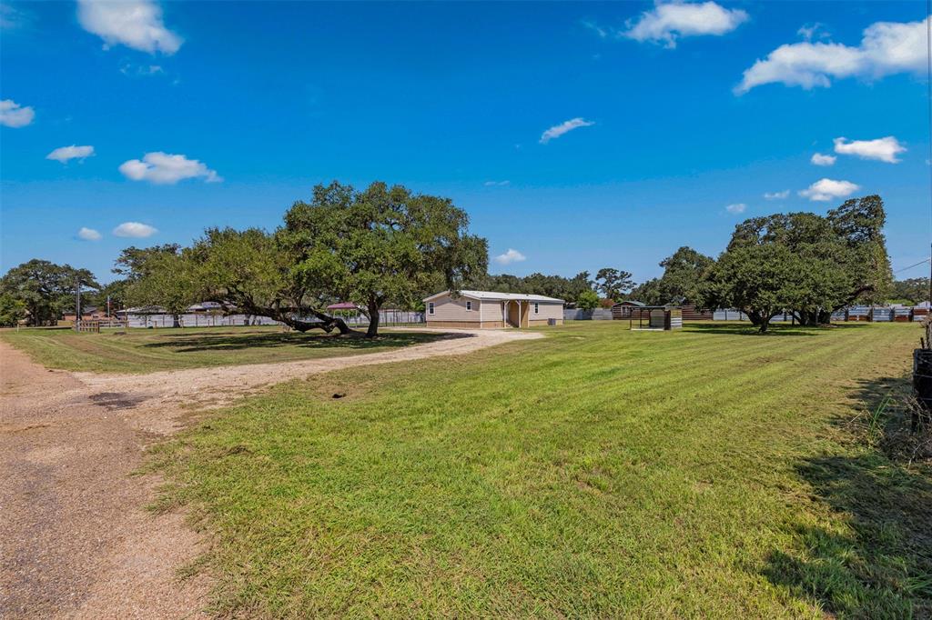 1031 County Road 152 Rd, Columbus, Texas image 1