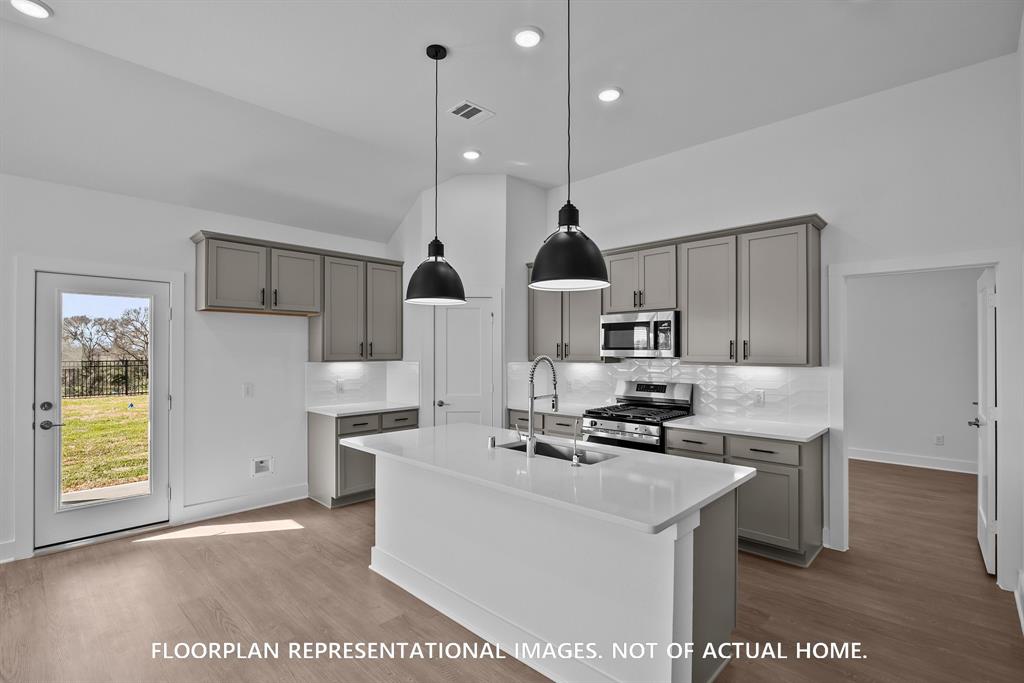 3601 Moraine Lake Drive, Santa Fe, Texas image 6