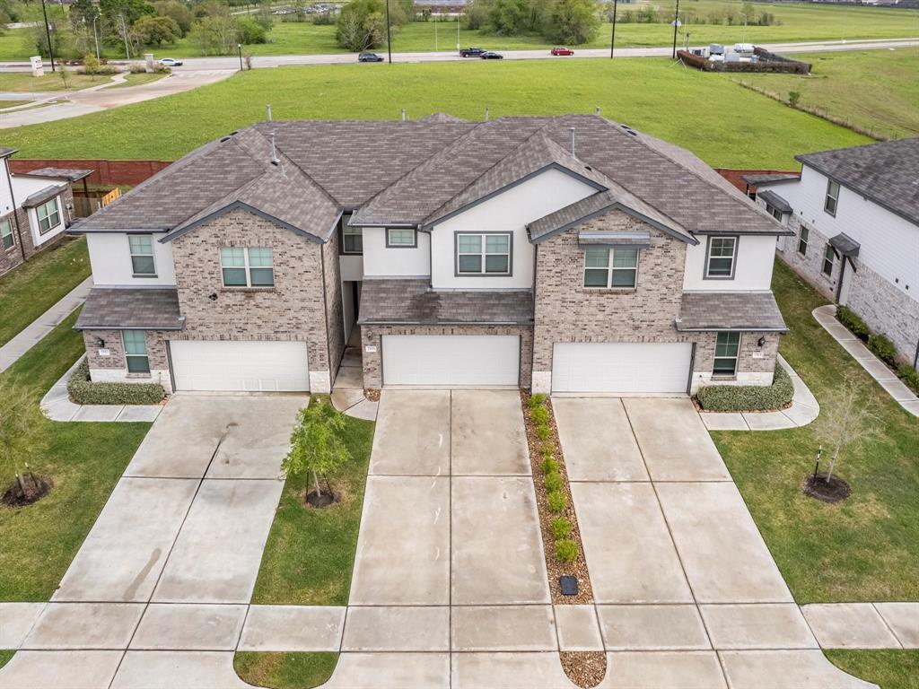 7115 S Elgin Street, Pearland, Texas image 3