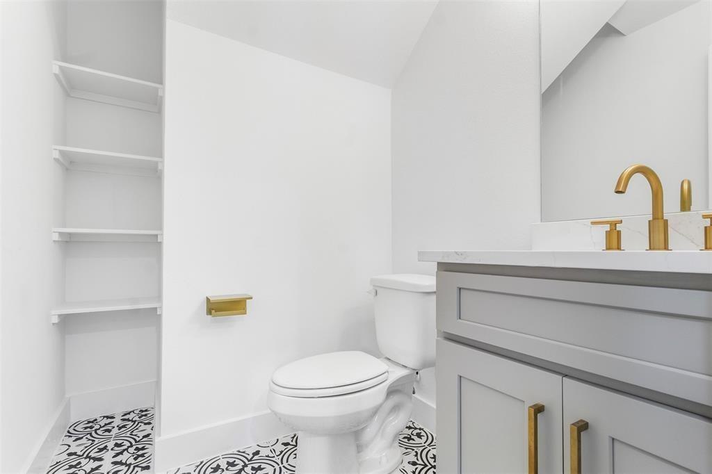 409 Alvia Run Lane #B2, Houston, Texas image 17