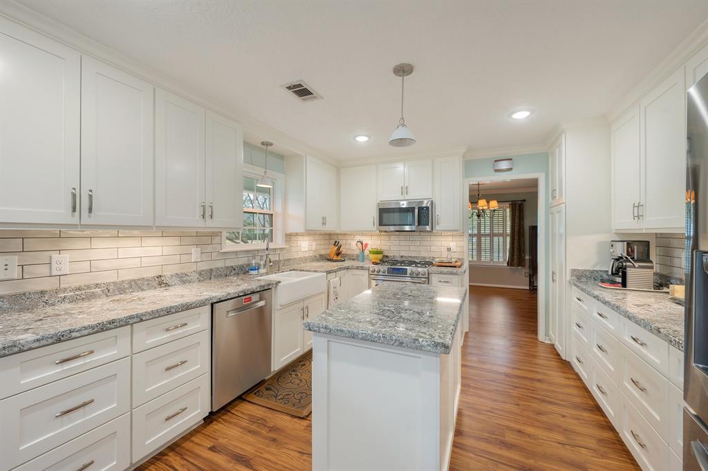 8705 Driftwood Drive, College Station, Texas image 4