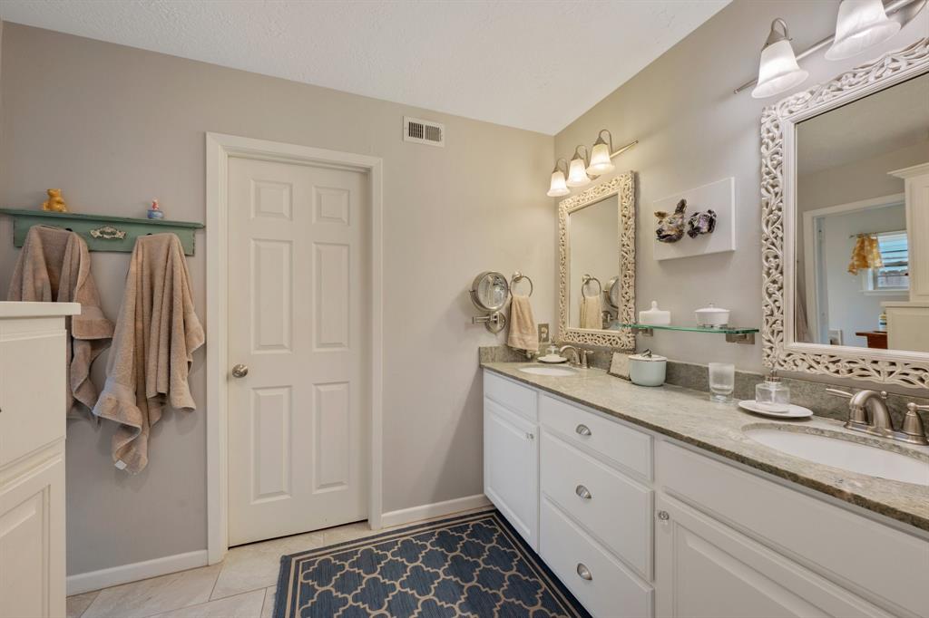8705 Driftwood Drive, College Station, Texas image 26