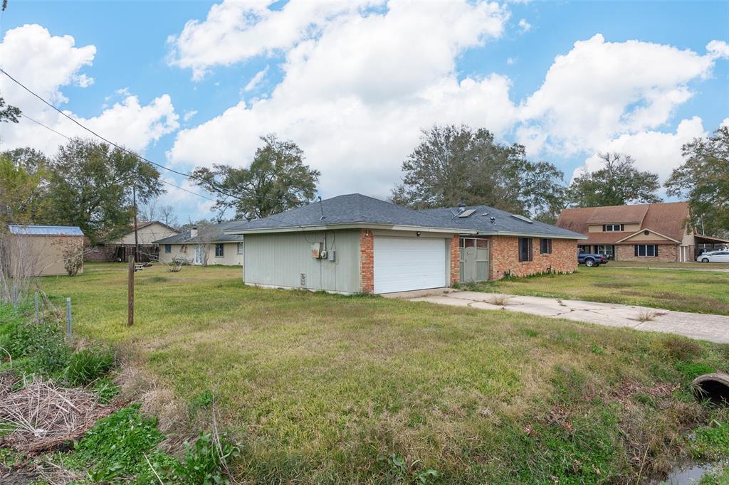 4303 Memorial Drive, Orange, Texas image 3