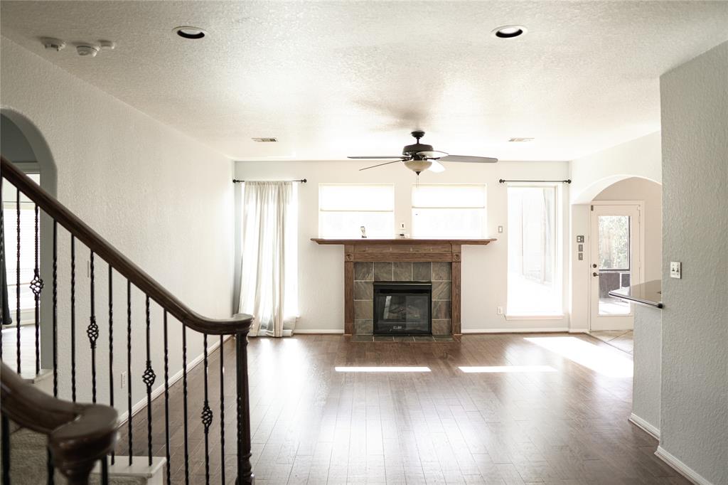 10234 Five Oaks Lane, Missouri City, Texas image 9